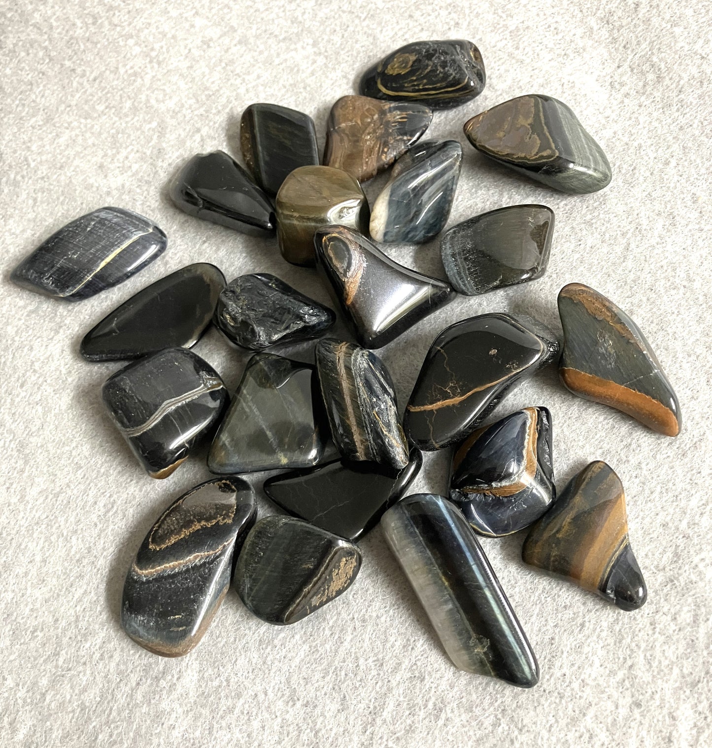 Blue Tiger Eye Tumbled Stone AKA Hawks Eye AKA Falcons Eye (116)